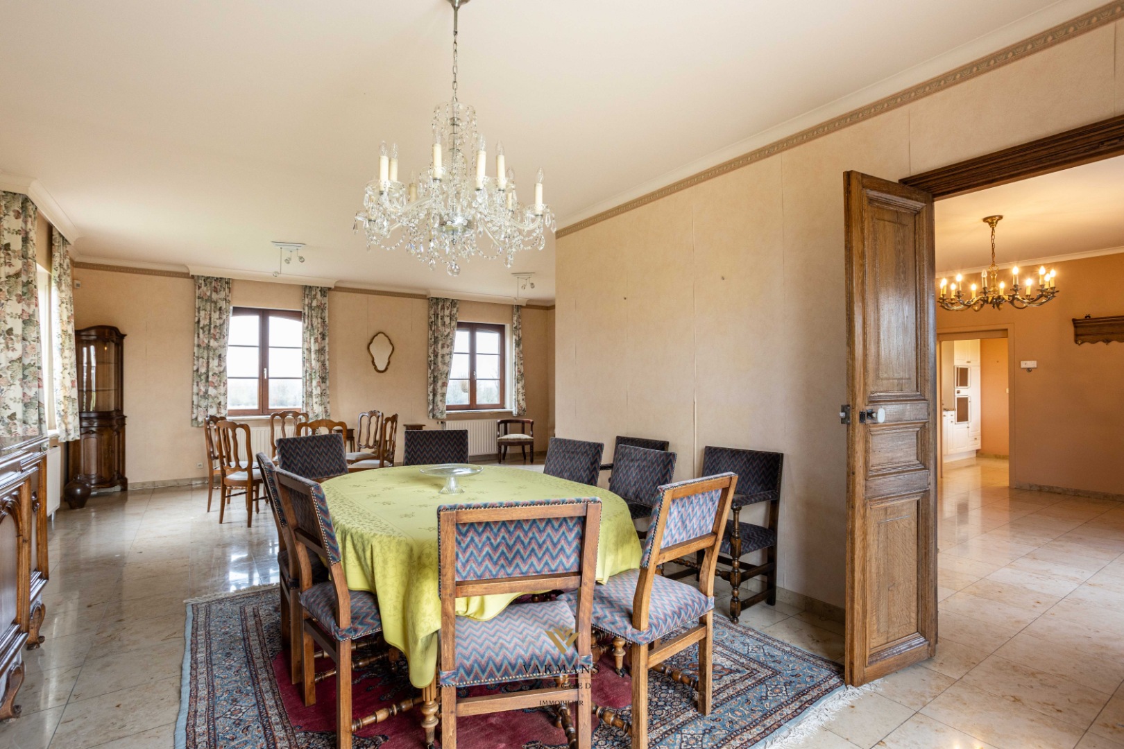 Villa d'une grande élégance sur un terrain de 5000m² dans un cadre recherché - photo 5