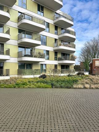Recent appartement te huur in Brig in Boomindeling:- inkomhal- woonkamer met open uitgeruste keuken- groot terras (16m²)- berging met aansluiting...
