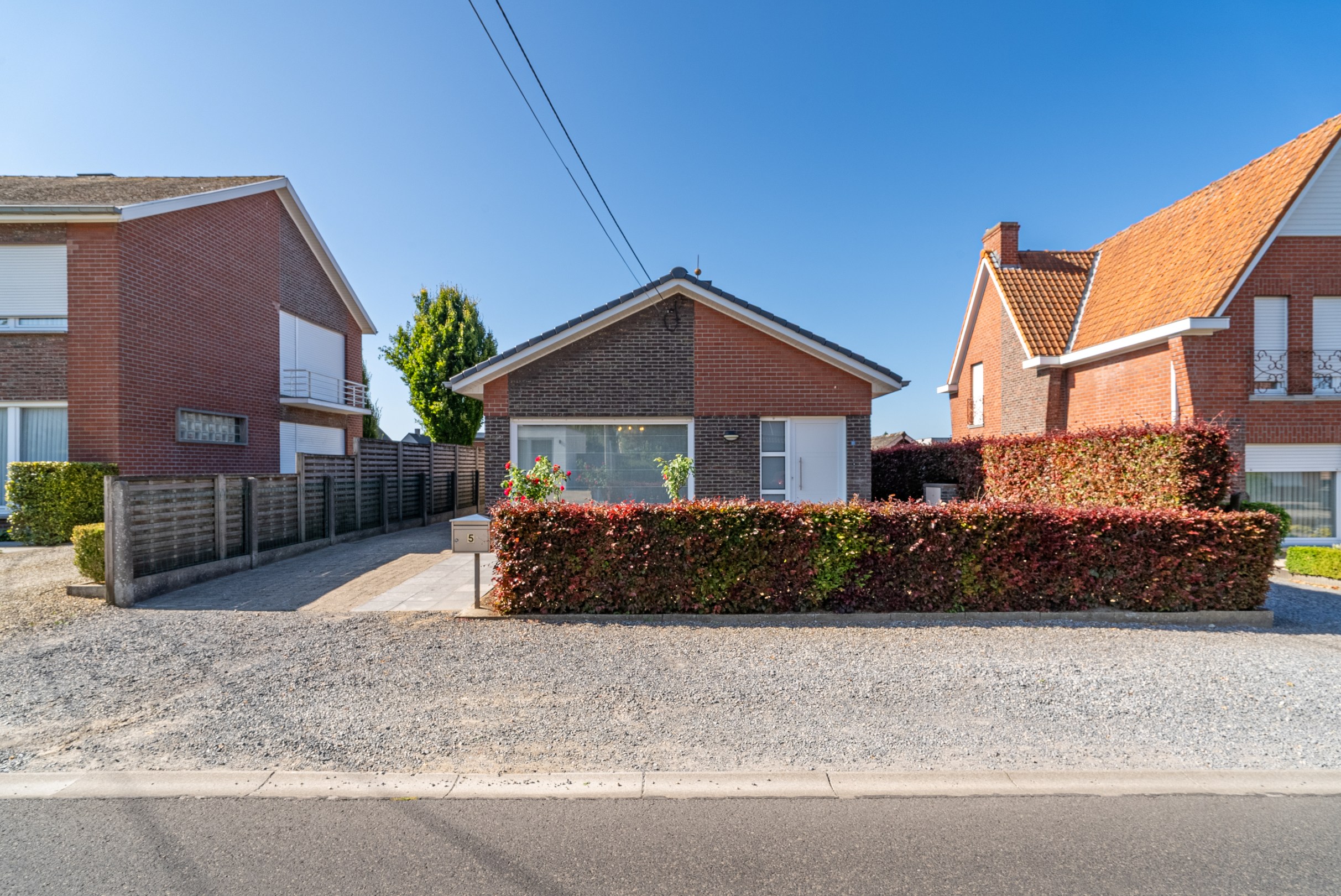 Gelijkvloerse bungalow met 2 slaapkamers, garage en tuin in Meulebeke - foto 5
