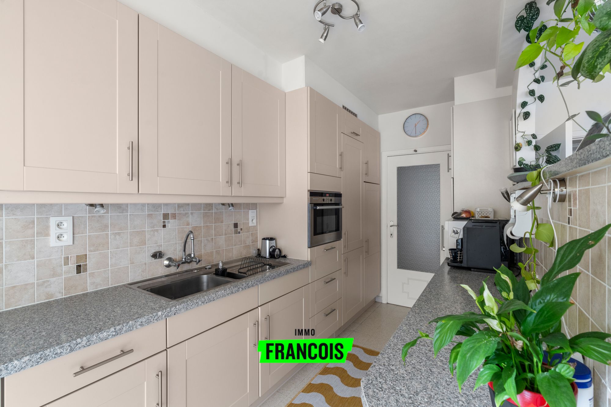 Ruim en instapklaar appartement pal in centrum Oostende. - foto 5