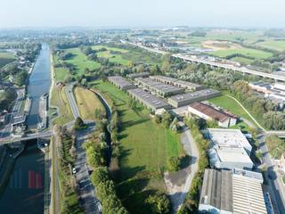 Unité PME neuve de 804 m² avec mezzanine de 126 m² à vendre, faisant partie du projet neuf De Stokerij : une zone d’activités durable...