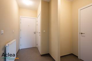 Ontdek dit instapklare, gelijkvloerse hoekappartement van maar liefst 112m² in Sint-Jan-in-Eremo. Dankzij de vele ramen geniet je hier de hele...