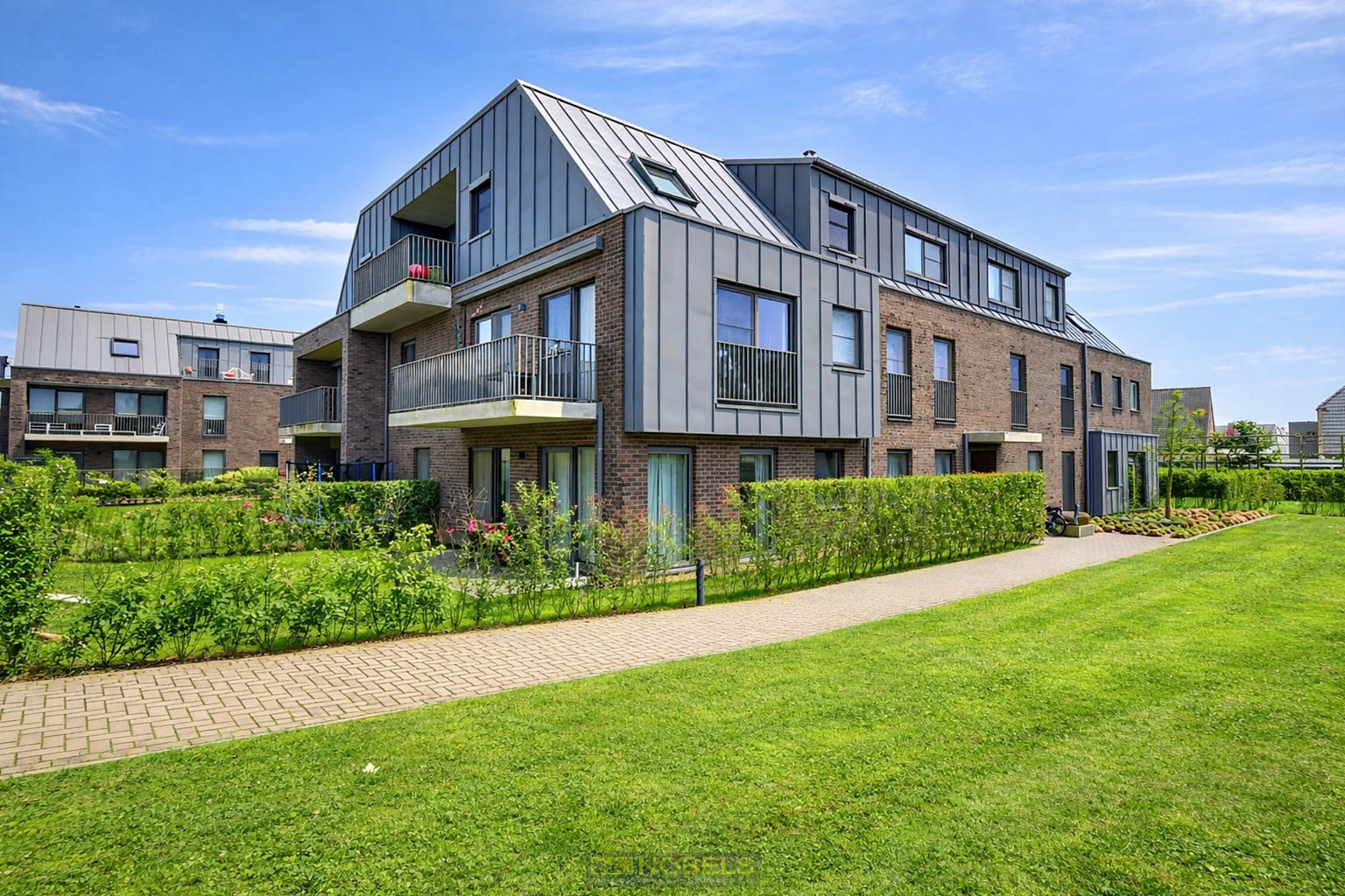 Te koop, lichtrijk 2-slpk appartement met ondergrondse staanplaats  te Oudenaarde - photo 3