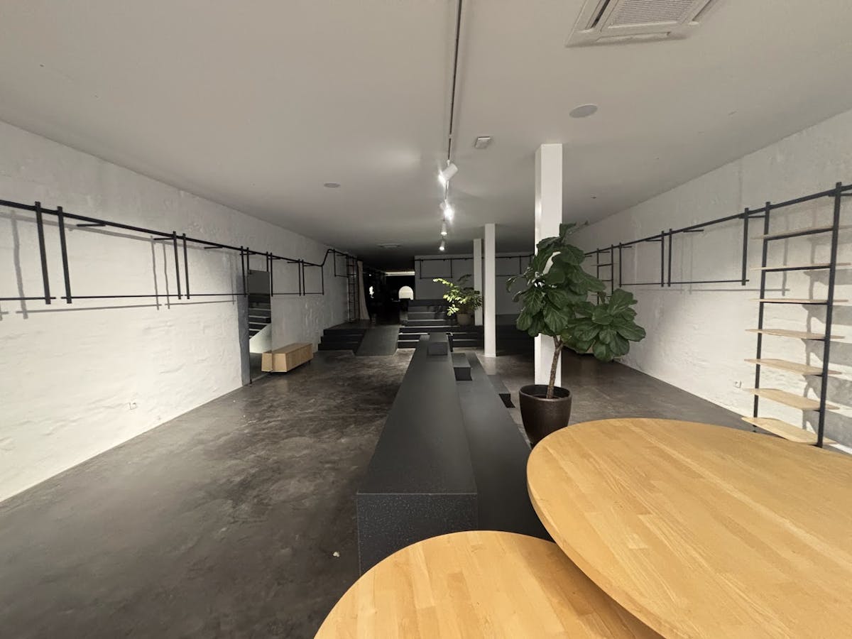 Commercial property for rent in the center of Kortrijk - photo 2