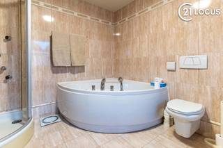 Instapklare en energiezuinige gezinswoning met multifunctionele ruimte in BeverenDeze goed onderhouden woning uit 2001 combineert ruimte, comfort en...