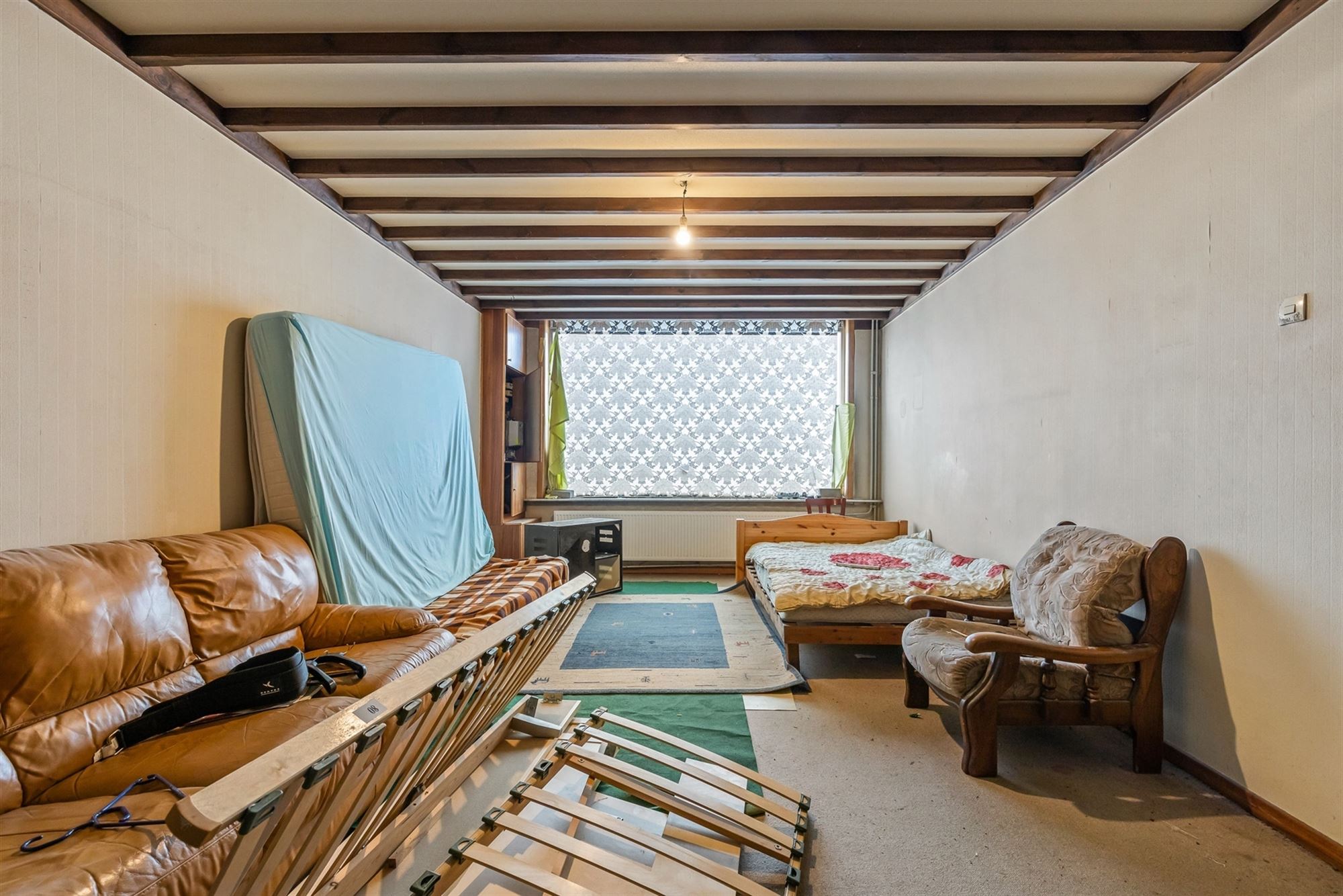 TE RENOVEREN WONING MET TUIN OP CENTRALE LIGGING TE BERINGEN - foto 3