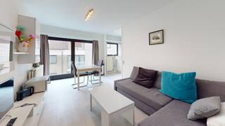 Dit 1-slaapkamerappartement bevindt zich in de Duinenstraat in Heist, op slechts enkele stappen van het Heldenplein en de  zeedijk. Het...