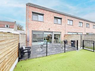 VERKOCHT! Compromis in opmaak - Deze leuke gezinswoning bevindt zich langs de (rustige) Pastorijstraat te Borsbeke (Herzele). Zeer centraal...