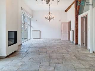 GEEN DOMICILIE MOGELIJKDeze ruime en multifunctionele woning biedt een flexibele indeling en is ideaal voor co‑housing of gemengd gebruik. Op het...