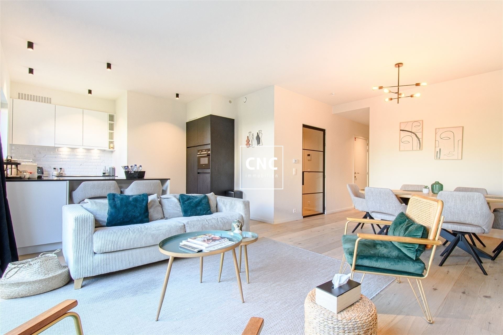 Stylish apartment with large garden in central location - photo 4