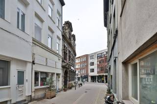 Bienvenue dans la Klappeistraat, dans le chaleureux quartier de Willibrordus, élu il y a quelques années rue la plus agréable d'Anvers.  Située...