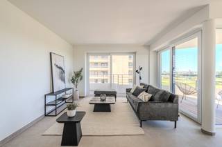 Magnifique appartement met 2 slaapkamers en zicht op de renbaan te Oostende, prachtig zongericht terras met open zicht. Indeling: - inkomhal -...