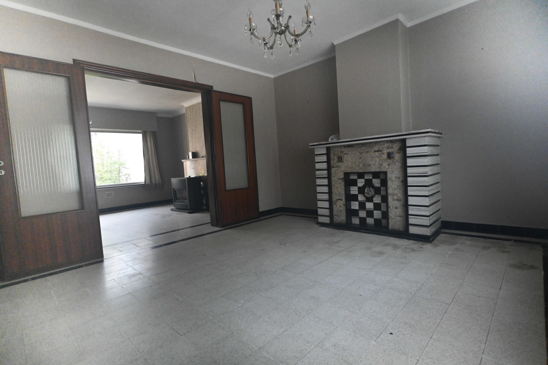 Te renoveren hoekwoning met garage te Eernegem. - foto 4