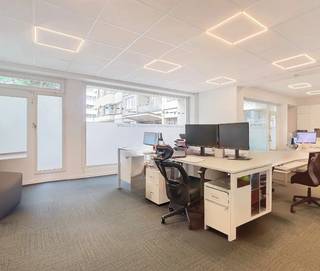 Located in Etterbeek (1040 Brussels), in the immediate vicinity of Schuman and the European Quarter, this office space of approximately 250 m²...