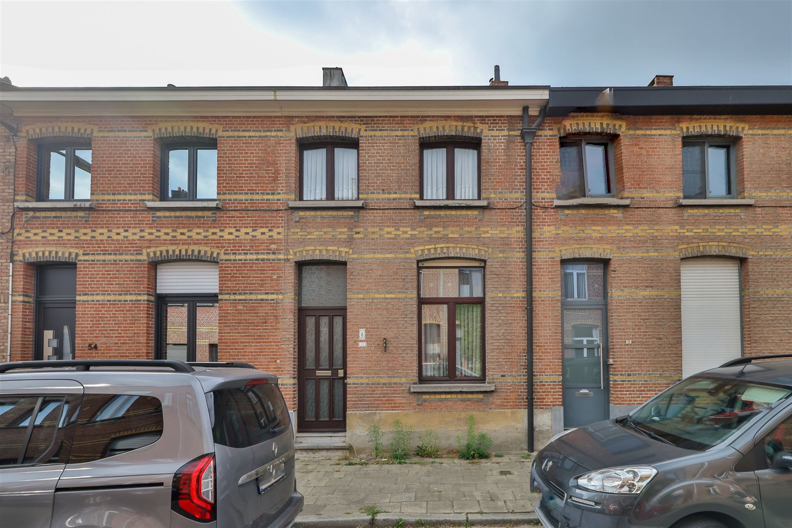 Te renoveren woning met grote tuin in Mortsel! - foto 1