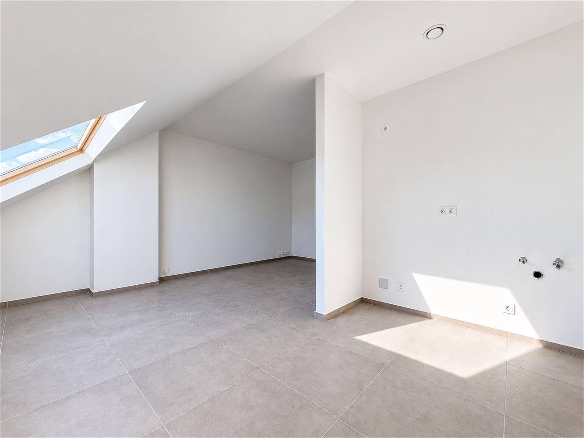 Appartement te koop in Fontaine-L'Evêque met 1 slaapkamer - foto 2