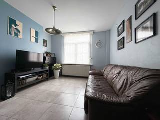 In de Frans Messingstraat, een rustige en gegeerde straat in Deurne Centrum, vind je deze charmante gesloten bebouwing met een perfecte combinatie...