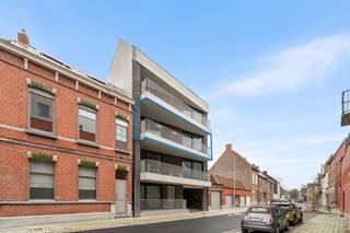 Nabij centrum Roeselare op de tweede verdieping -  recent  2 slaapkamers en twee terrassen in de Residentie El Palmar. Totale oppervlakte 138,43 m²In...