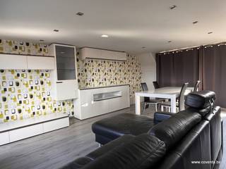 Dit gezellige appartement bestaat uit een inkomhall, lichtrijke leefruimte met toegang tot het zonnige terras, een ingerichte hoekkeuken...