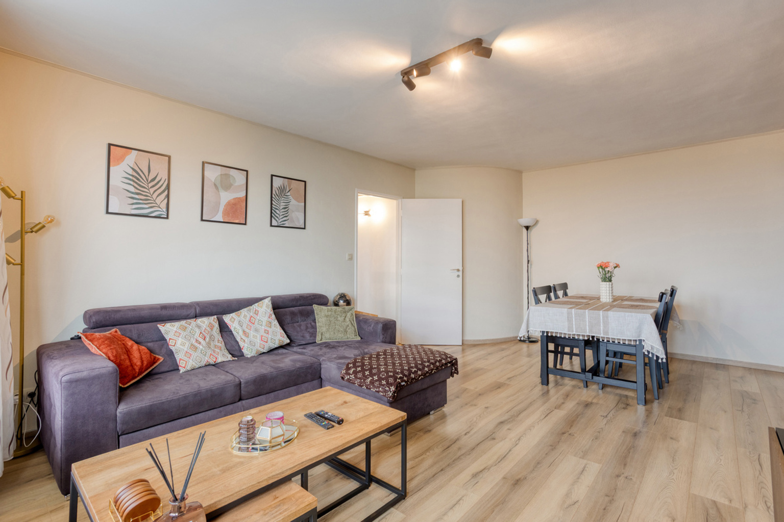 Instapklaar 2 slaapkamer appartement met prachtig uitzicht  - foto 3