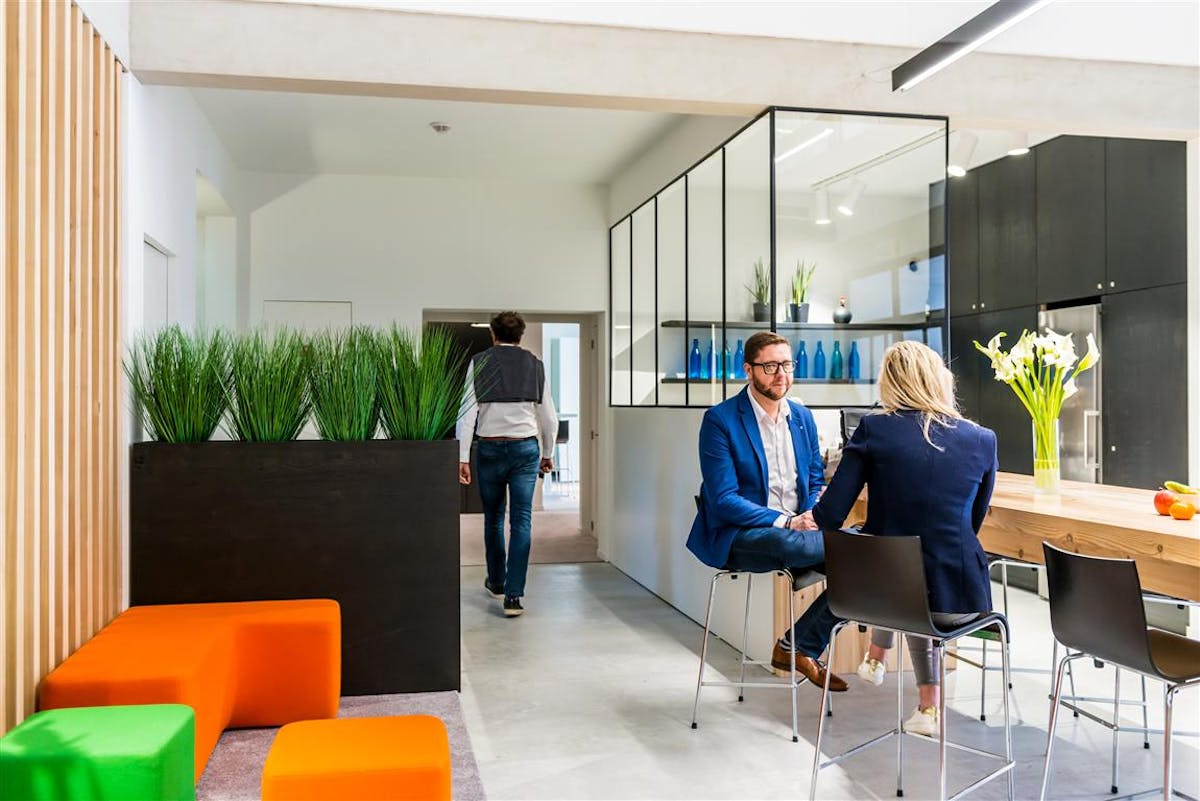 Modern full-service offices (17 m²-51 m²) for rent in Ghent - photo 3