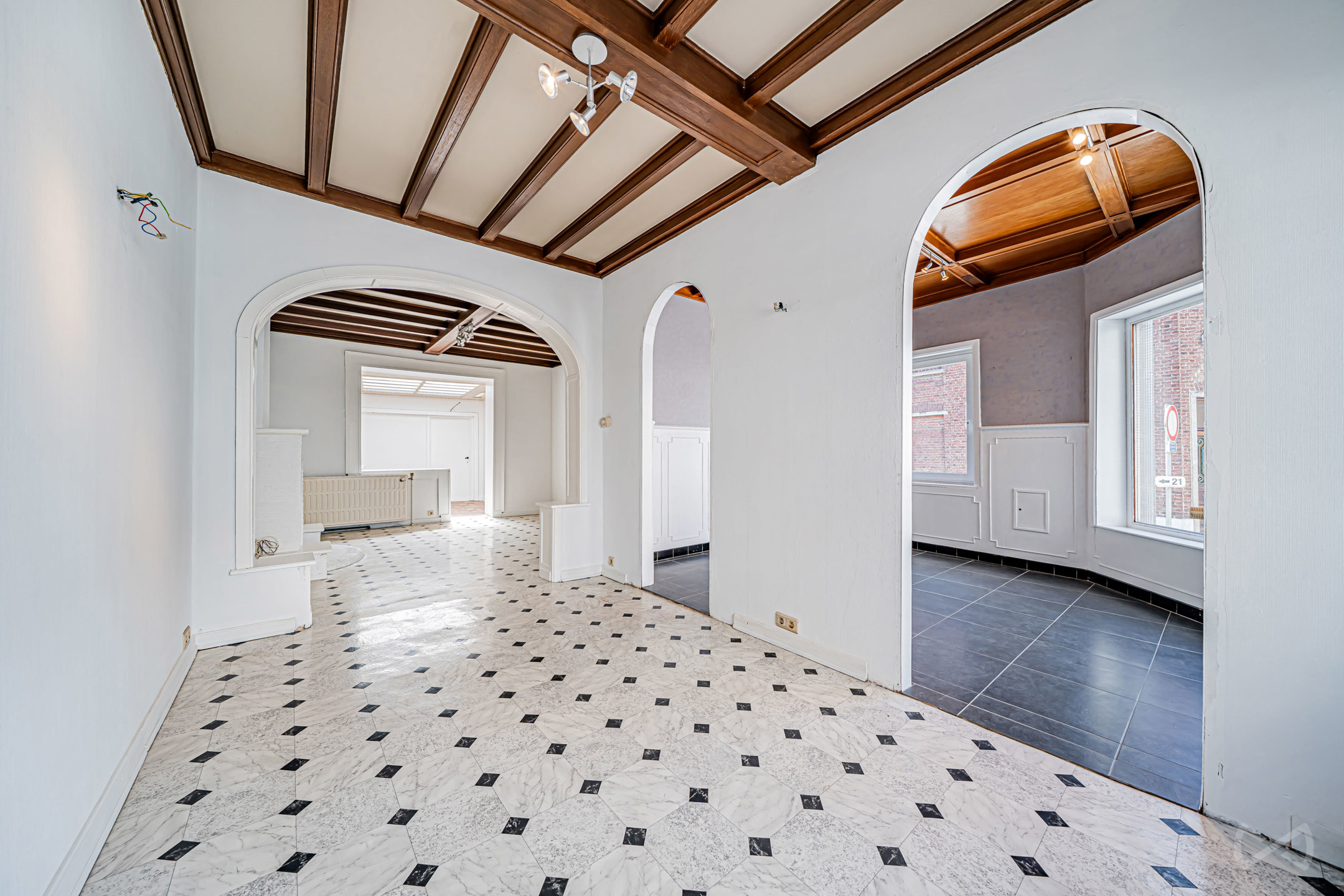 Maison 3 chambres avec grenier aménageable + Hangars - foto 4