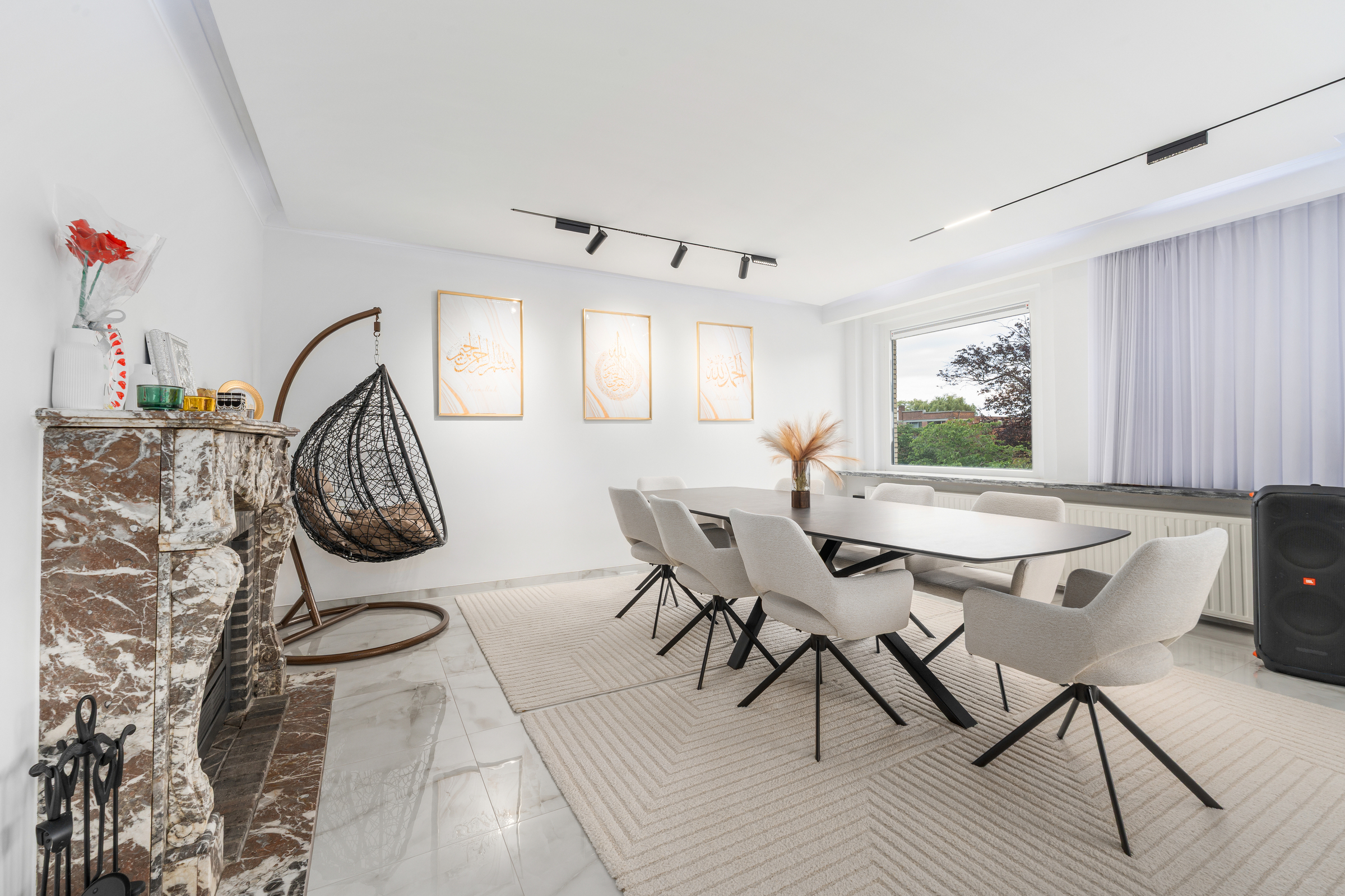 Ruim appartement met staanplaats en terras in Sint-Niklaas - foto 4