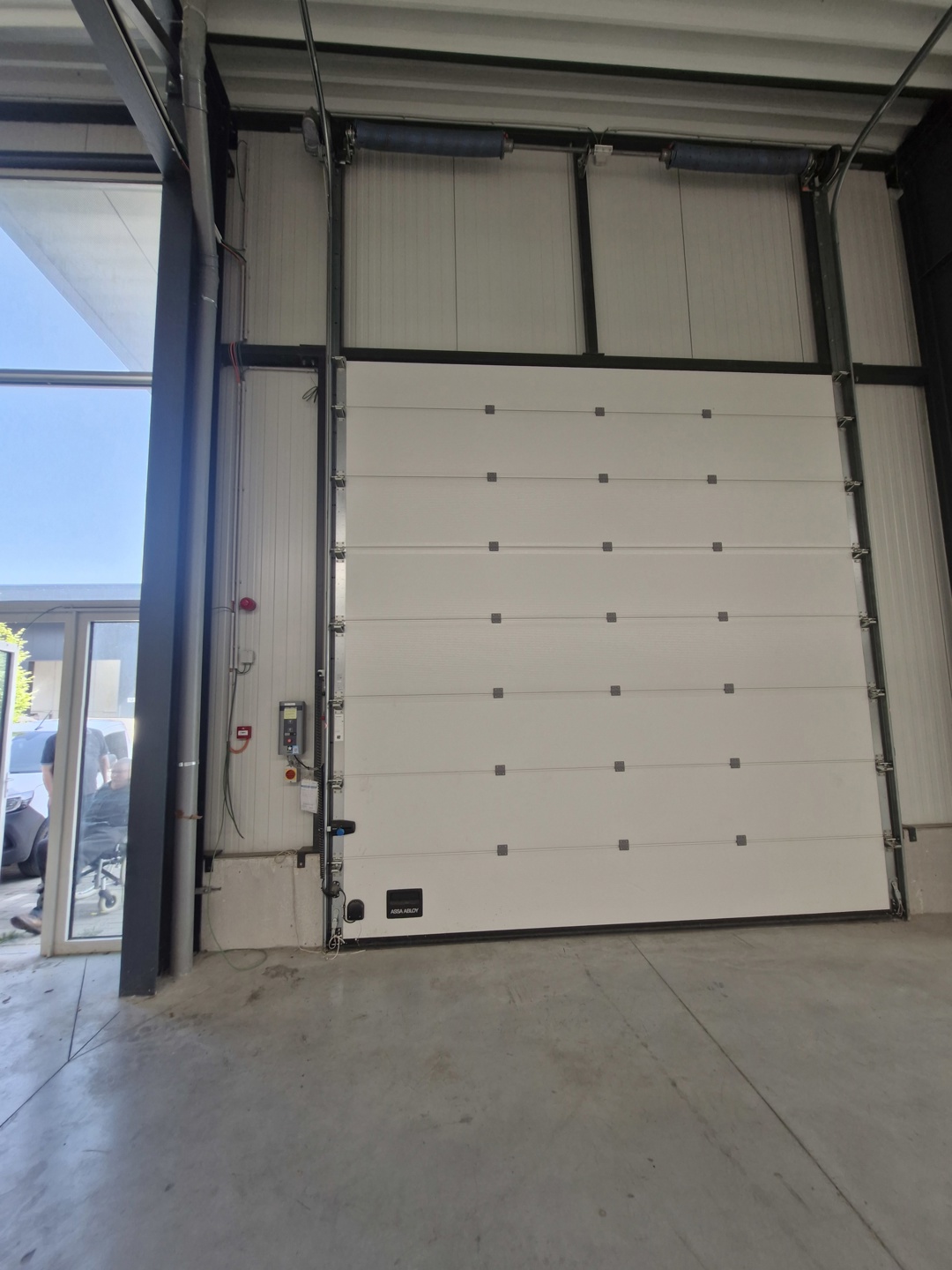 Nieuw magazijn +/- 580 m² te huur op Achêne. - foto 2