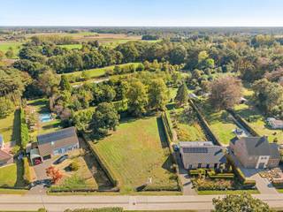 Perceel bouwgrond van ca. 1511 m² geschikt voor open bebouwing.<br />Interessant gelegen in een rustige straat op de grens met Kasterlee en een vlotte verbinding naar E34 (Antwerpen - Eindhoven), Turnhout en Kasterlee nabij een groene omgeving. <br /><br />Het perceel is geschikt voor open bebouwing met twee bouwlagen en een dakverdieping. Het perceel is bouwklaar en grenst aan agrarisch gebied. <br /><br />Verkavelingsvoorschriften zijn op eenvoudig verzoek te verkrijgen via ons kantoor.
