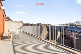 Dit uitstekend gelegen driekamerappartement met prachtig terras bevindt zich in de alombekende Parijsstraat, één van de gezelligste straten van...