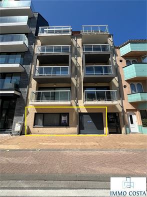 Dit ruime appartement van 89 m² in de Cyriel De Groottelaan 3 te Middelkerke biedt een lichtrijke leefomgeving dankzij de zuidelijke oriëntatie...