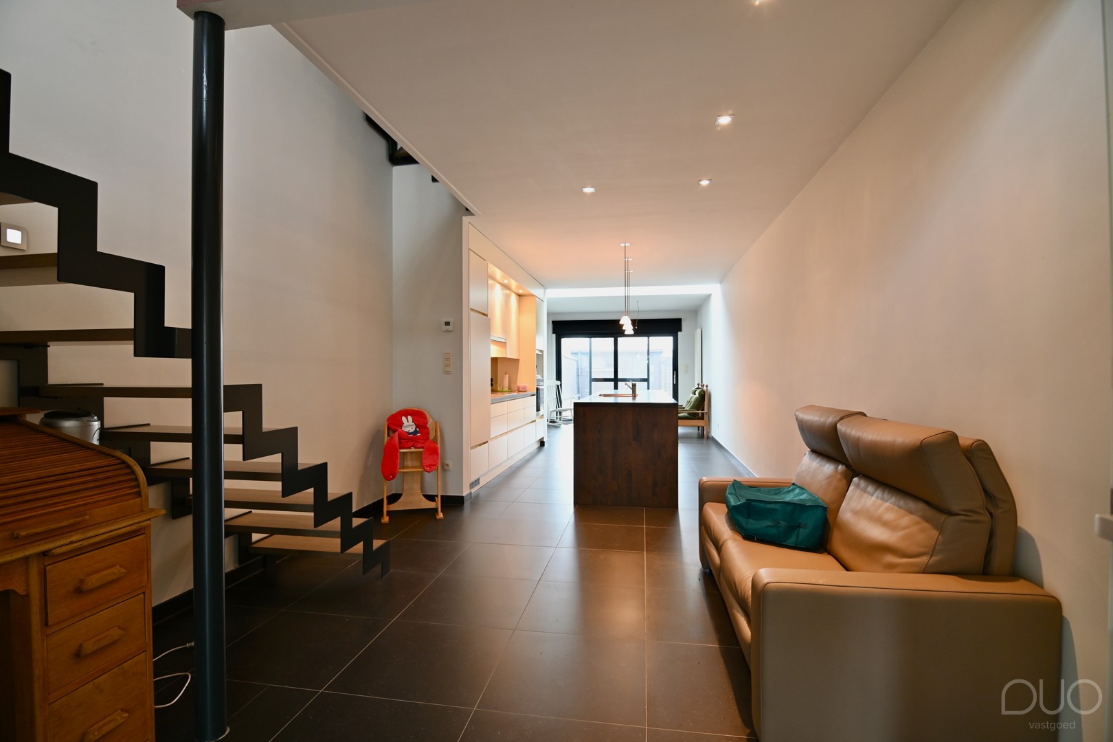 Moderne instapklare woning met twee slaapkamers, aparte werkruimte en tuintje in hartje Zoutleeuw - foto 4