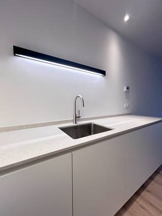 Ontdek dit lichtrijke en volledig gerenoveerde appartement, ideaal gelegen aan de Bredabaan in Brasschaat, met een levendig uitzicht op de...