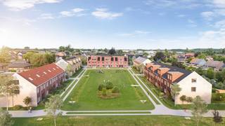 Op lot 10 wordt een energiezuinige gesloten woning gebouwd in traditionele stijl met een totale bewoonbare opp. van 124m² op de 1e en 2e verdieping...