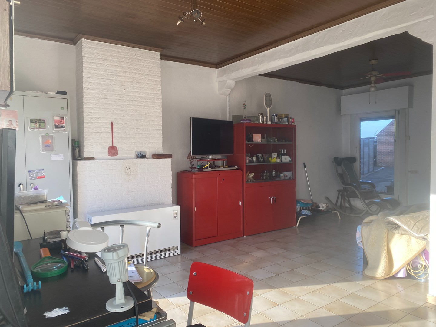 Centraal gelegen te renoveren woning met ruime garage en achterliggende tuin - foto 3