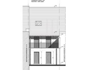 Gesloten bel-etagewoning met verrassend veel ruimte-benutting.  De woning wordt opgetrokken in drie niveaus.  Op de gelijkvloerse verdieping wordt de...