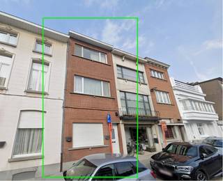Ontdek het potentieel van deze ruime gezinswoning. Met een bewoonbare oppervlakte van circa 193 m² en maar liefst 4 slaapkamers, biedt dit pand de perfecte basis om uw droomhuis te creëren.<br /><br />De woning verwelkomt u met een doorzonwoonkamer die overloopt in de eetkamer en open keuken. Vanuit de keuken heeft u directe toegang tot de tuin, een fijne buitenruimte met veel potentieel.<br /><br />Op de bovenverdiepingen bevinden zich de badkamer en de 4 volwaardige slaapkamers waarvan ééntje met vide.<br /><br />Interesse?<br /><br />Grijp deze kans en maak van dit huis uw nieuwe thuis. Voor meer informatie of een bezichtiging, neem gerust contact op via 0494 03 06 40 of michael@immovos.be.<br />