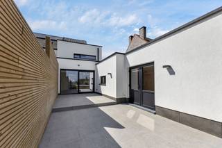 Voor meer info of een bezoek, bel 054 69 39 37 - Op een aantrekkelijke locatie te Haaltert bevindt zich deze volledig gerenoveerde woning...