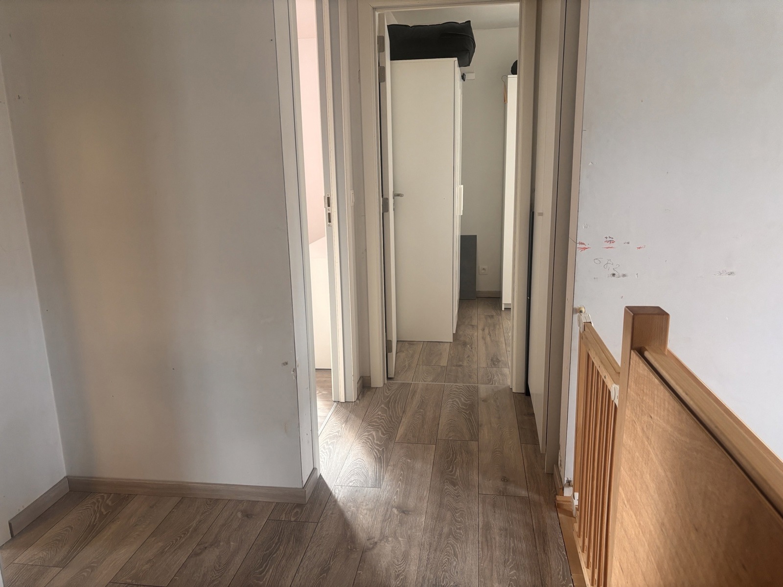 Recente villa met praktijk-of kantoorruimte in het hart van Beerzel! - foto 5