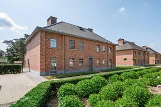Welkom in de prachtige en verzorgde residentie ‘Kasteelhof’, een kleinschalig en residentieel geheel van drie stijlvolle gebouwen met telkens...