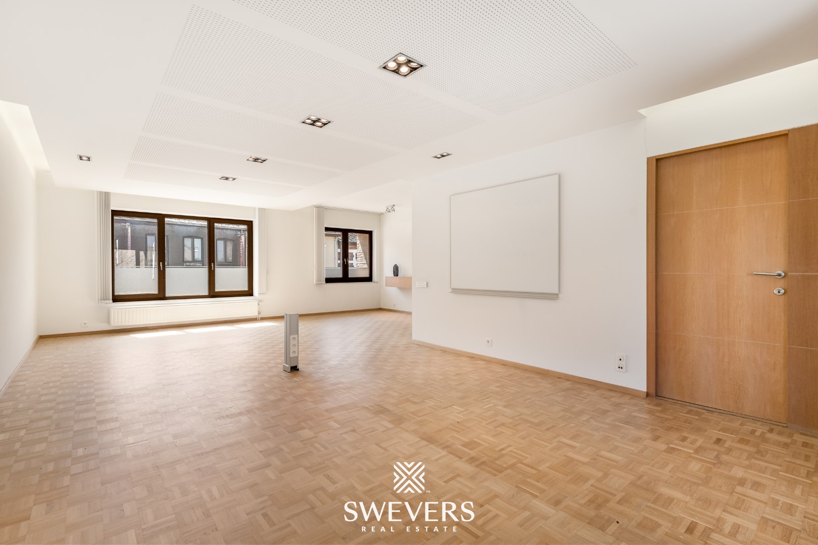 Veelzijdig handelspand op toplocatie in het centrum van Beringen - foto 3