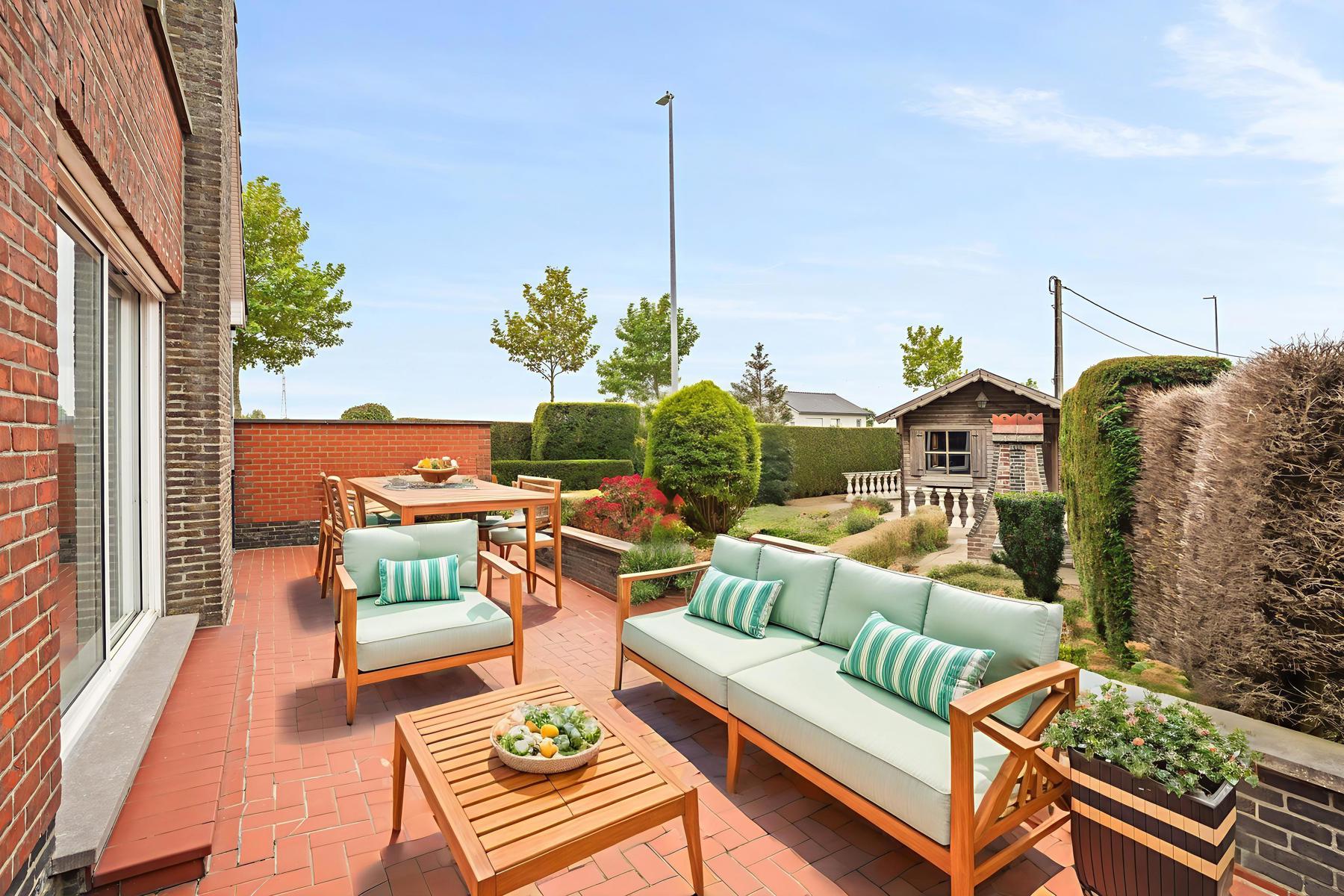 Alleenstaande woning (4 slpks) met tuin en 2 garages - foto 3