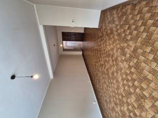 <p>Te huur: gezellig gesloten appartement in het centrum van Ieper, op wandelafstand van winkels, scholen en openbaar vervoer.</p>

<p> </p>

<p>Dit appartement combineert een centrale ligging met het comfort van een eigen tuin. De woning biedt een praktische indeling en heeft een terras, ideaal om te genieten van de buitenruimte. Dankzij de ligging in het hart van Ieper woont u dicht bij alle voorzieningen, terwijl u toch beschikt over een rustige privéplek.</p>

<p> </p>

<p>Belangrijkste ruimtes:<br />• Woonkamer<br />• Keuken<br />• Badkamer met ligbad met douchescherm<br />• 2 slaapkamers<br />• Toilet<br />• Wasplaats met aansluiting voor wasmachine<br />• Terras<br />• Tuin</p>

<p> </p>

<p>Troeven:<br />• Centrale ligging in het centrum van Ieper<br />• Gelijkvloers wonen met directe toegang tot tuin en terras<br />• Eigen tuin</p>

<p> </p>

<p>Neem vandaag nog contact op met uw ERA-makelaar voor een bezoek.</p>

<p> </p>

<p>JOUW DROOMAPPARTEMENT. ZO GEVONDEN!</p>