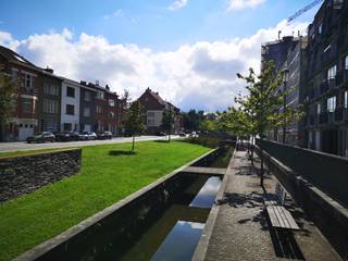 Dit gezellig duplex-appartement bevindt zich op een uitstekende ligging in Leuven. Met alle voorzieningen op wandelafstand, nabijheid van openbaar vervoer en een vlotte verbinding met zowel E314 als E40. Het appartement ligt op de vierde en bovenste verdieping en beschikt over maar liefst twee terrassen en een bijhorende garagebox op verdieping -1.<br /><br />Op de eerste verdieping van deze duplex vinden we de twee slaapkamers, apart toilet en de badkamer met douche terug. Een draaitrap brengt ons naar de twee verdieping met de ruime leefruimte, aansluitend de keuken, een berging en zowel aan de voor- als achterzijde een terras. De berging is voorzien van aansluitingen voor wasmachine en droogkast.<br /><br />Het appartement is beschikbaar vanaf 1 november 2026. De huurprijs bedraagt € 1075 per maand, exclusief de provisie voor gemeenschappelijke kosten van €150/maand. Bijkomend wordt een provisie gevraagd voor verwarming en water van €150/maand.<br /><br />Enkele troeven:<br />- Energiezuinig met energiescore van 177 (kWh/m2) per jaar, Label B<br />- Twee terrassen van ± 14m²<br />- Bovenste appartement, wat zowel rust als een prachtig uitzicht over Leuven te bieden heeft<br />- Garagebox inclusief<br /><br />Interesse in dit appartement? Contacteer Thomas via +32 499 22 99 24 of thomas@sophimo.be.