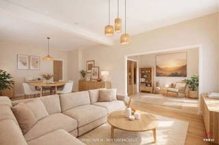 Gelegen in een rustige straat in Anderlecht, vlak bij het Prins van Luik, wacht deze mooie opportuniteit op uw persoonlijke toets om al haar charme...