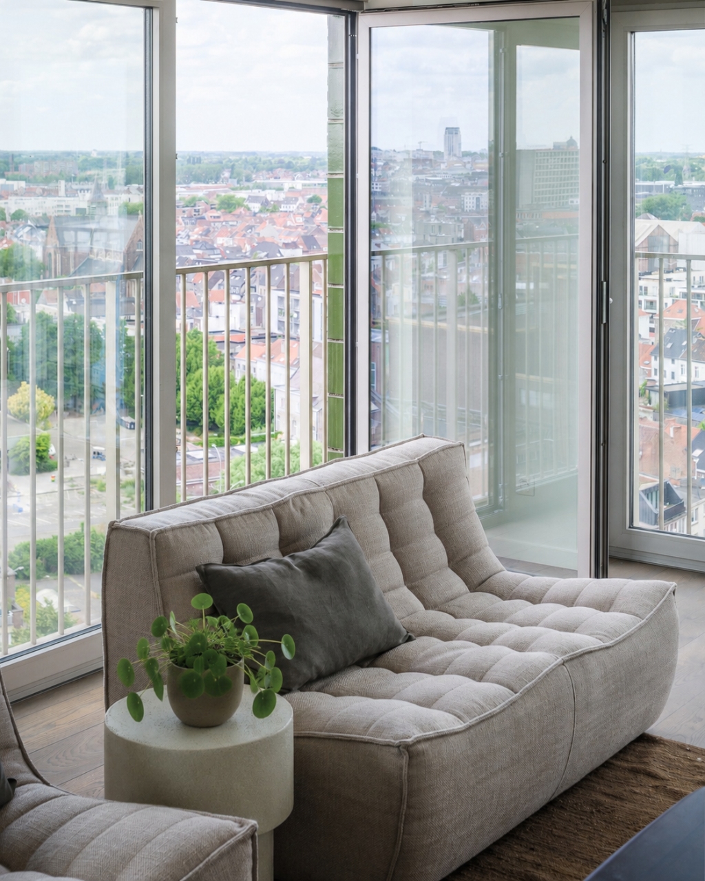 Penthouse met twee volwaardige slaapkamers en een uitzonderlijk terras met panoramisch zicht over Gent en zijn torens. - foto 2