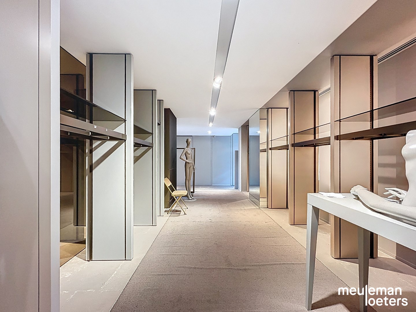 Unieke winkelruimte in het commercieel centrum - foto 5