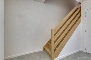 In het charmante Kaster vind je deze energiezuinige nieuwbouwwoning met drie ruime slaapkamers, een zonnige tuin en een aangenaam terras van...