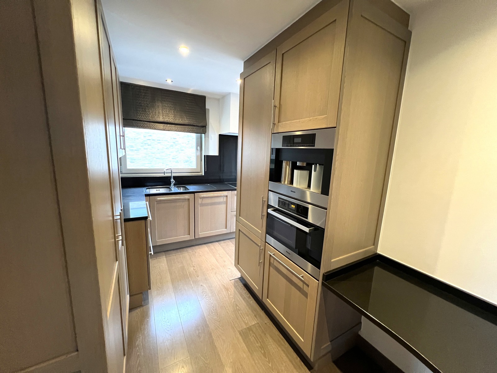 Ruim, lichtrijk appartement met dakterras - foto 4