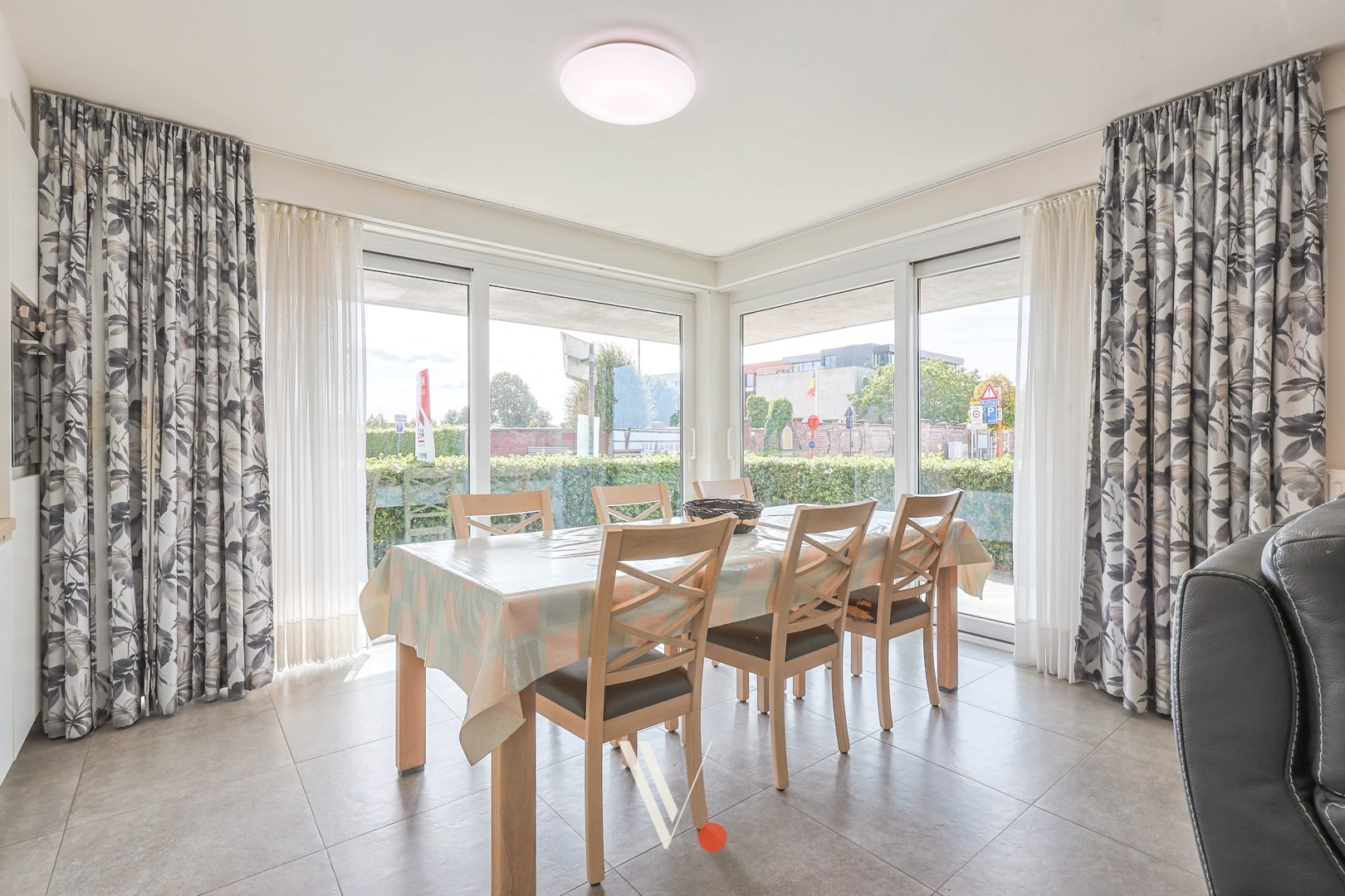 Modern en instapklaar 1 slaapkamer appartement met tuintje - foto 4